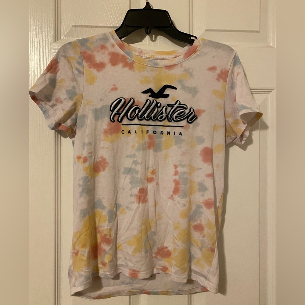 Hollister Yellow, White, Blue and Pink Splatted Top
